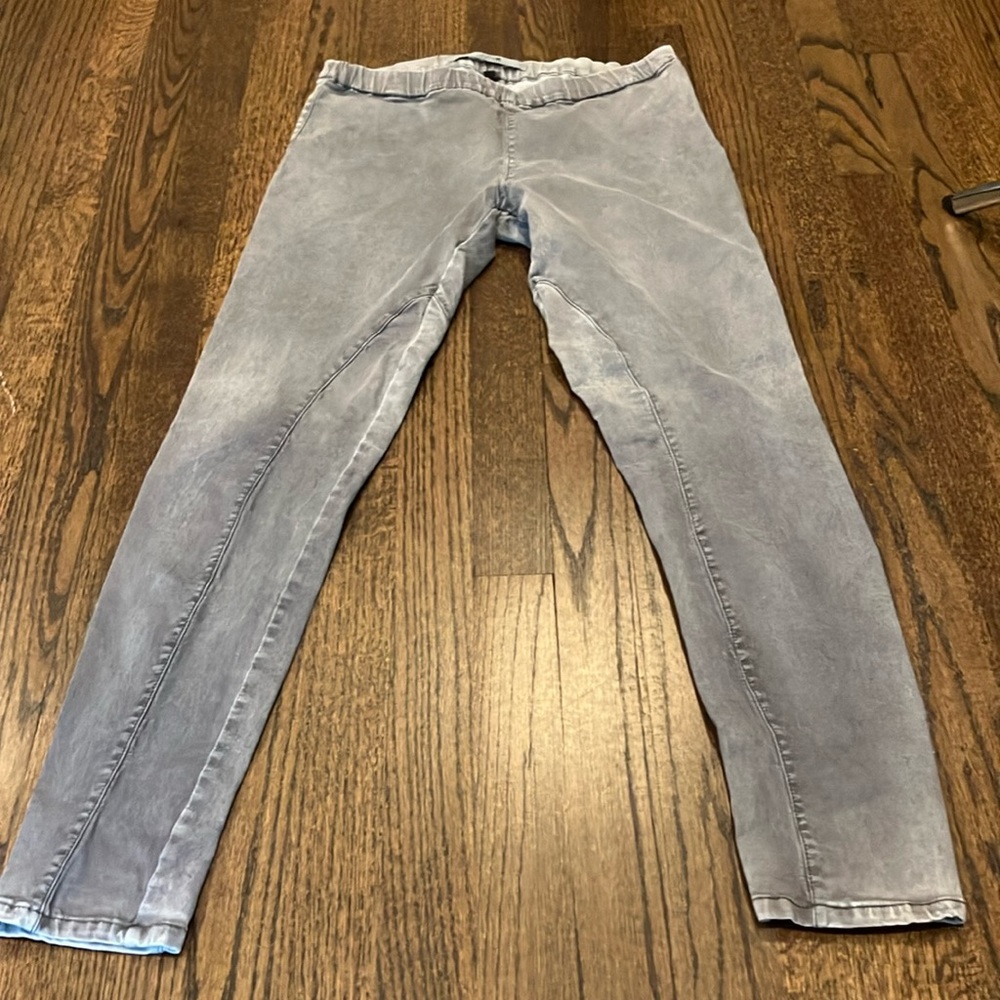 Joe's Jeans Gray Skinny Jeans with Modern Fit